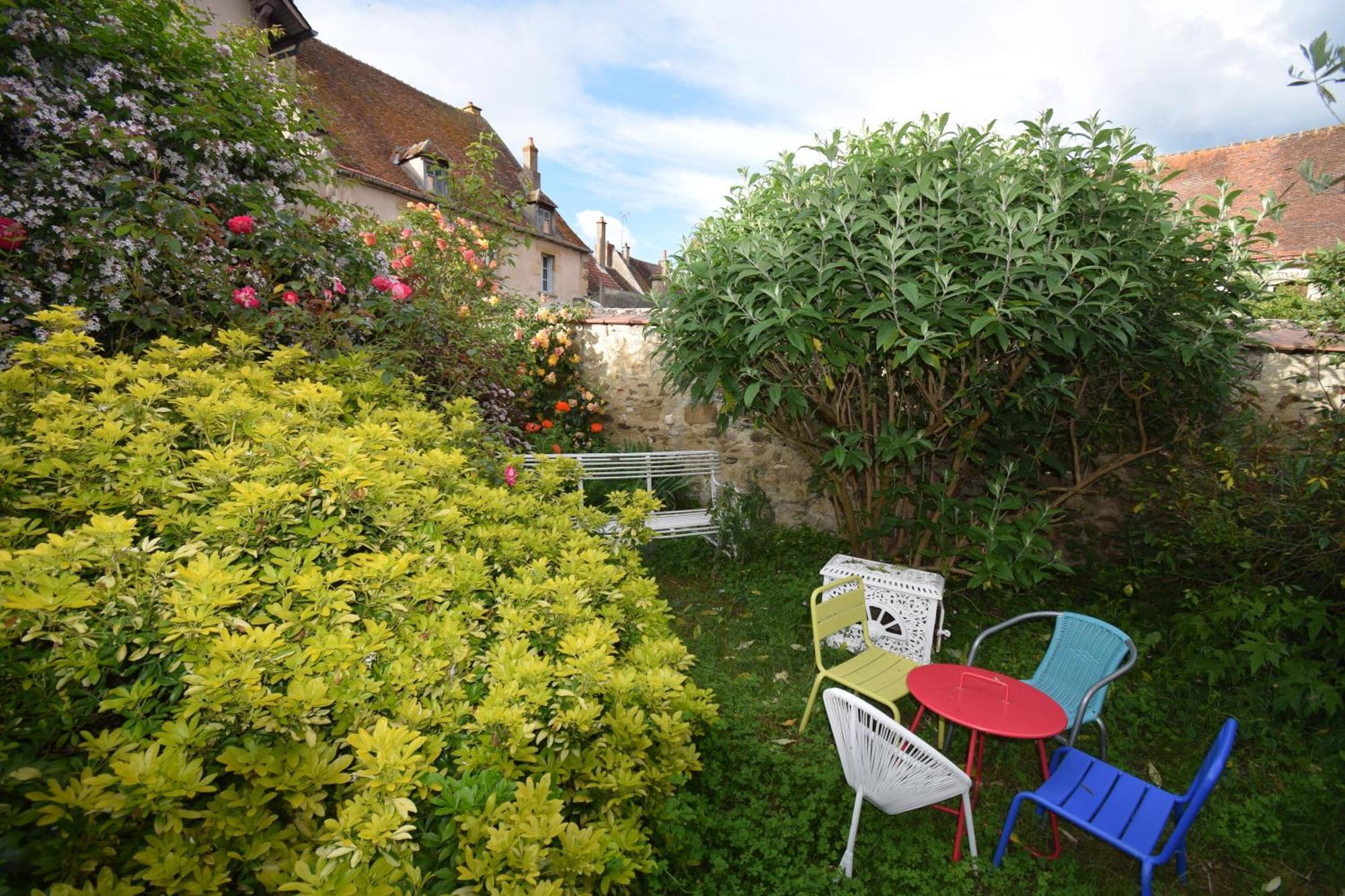 Souvigny Le Gite Clos Monade מראה חיצוני תמונה